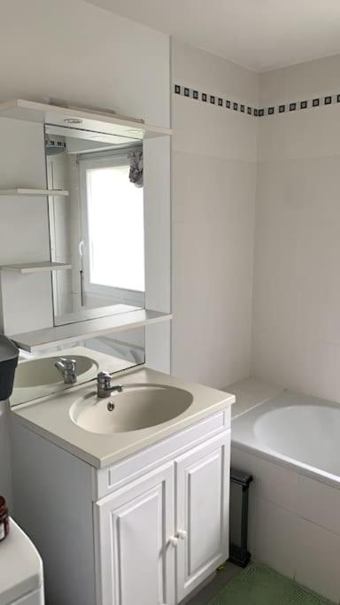 Appartement Lumineux De 60M2 Guer Екстериор снимка